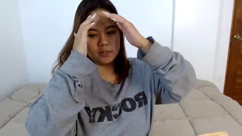 Snapshot of oliviahollywood chatting on February 14, 8:37 pm olivia hollywood online show from February 14, 8:37 pm