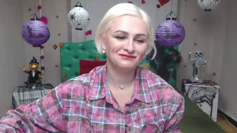 OliviaHorst online show from October 25, 5:20 pm