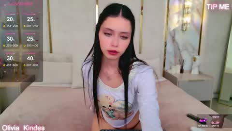 Snapshot of oliviakindes chatting on October 12, 5:37 pm Olivia online show from October 12, 5:37 pm