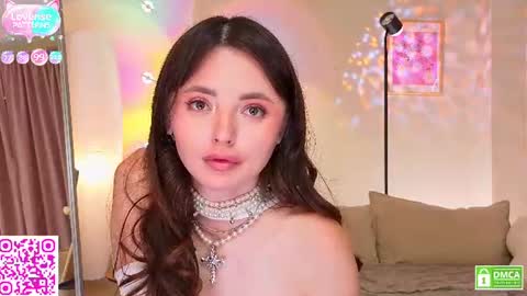 Olivia online show from July 4, 8:21 am