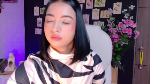 Snapshot of oliviamcneill chatting on January 20, 12:28 pm Olivia Mcneill online show from January 20, 12:28 pm