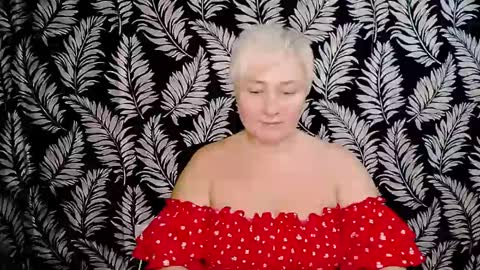Snapshot of oliviaoskar_ chatting on December 9, 12:19 pm Kelly online show from December 9, 12:19 pm