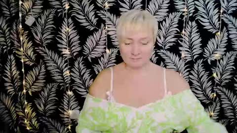 Snapshot of oliviaoskar_ chatting on January 4, 12:16 pm Kelly online show from January 4, 12:16 pm