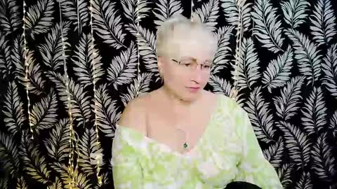 Kelly online show from May 1, 10:40 am