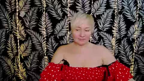 Snapshot of oliviaoskar_ chatting on February 23, 12:41 pm Kelly online show from February 23, 12:41 pm