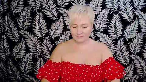 Snapshot of oliviaoskar_ chatting on December 13, 2:38 pm Kelly online show from December 13, 2:38 pm