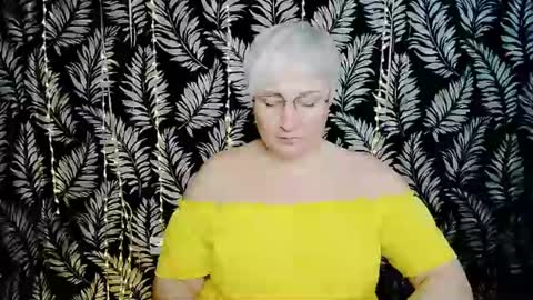 Kelly online show from August 2, 10:29 am
