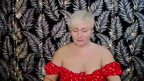 Snapshot of oliviaoskar_ chatting on February 1, 12:16 pm Kelly online show from February 1, 12:16 pm