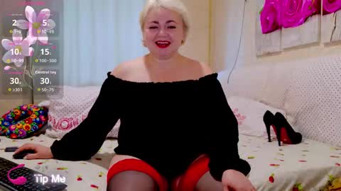 oliviaparadise online show from May 1, 12:41 pm