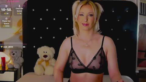 Olivia online show from May 3, 9:07 pm