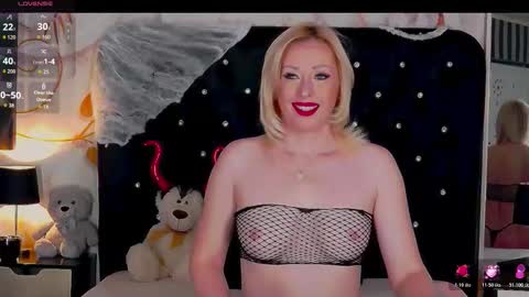 Olivia online show from October 31, 10:03 pm