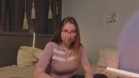 Kylie online show from September 14, 7:45 pm