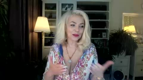 ollalla7 online show from August 2, 3:04 pm