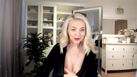 ollalla7 online show from March 10, 10:41 am