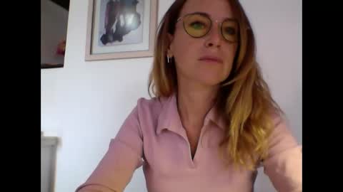 Snapshot of olyra11 chatting on October 14, 6:27 am olyra11 online show from October 14, 6:27 am