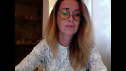 Snapshot of olyra11 chatting on September 12, 8:45 am olyra11 online show from September 12, 8:45 am