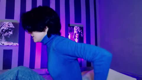 onaloon online show from March 18, 2:38 am