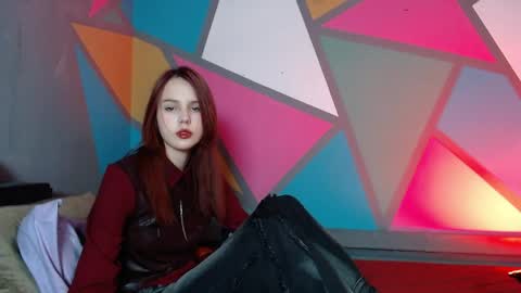 onessandra online show from March 17, 5:44 am