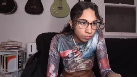 Duo online show from February 9, 6:33 am