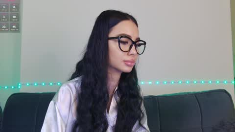 Snapshot of onlyxandra7 chatting on January 18, 8:20 am Xandra online show from January 18, 8:20 am