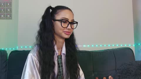 Snapshot of onlyxandra7 chatting on December 7, 8:22 am Xandra online show from December 7, 8:22 am