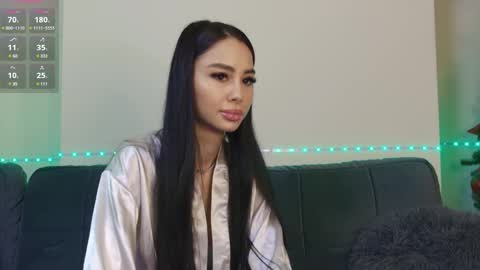 Snapshot of onlyxandra7 chatting on December 3, 8:25 am Xandra online show from December 3, 8:25 am