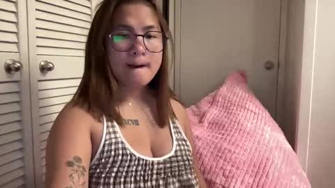 Miss Girly online show from November 28, 11:57 am