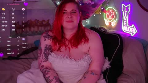 Snapshot of opalreigning chatting on September 26, 5:27 am Opal online show from September 26, 5:27 am