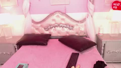 Oriana Larsson online show from March 13, 3:24 pm