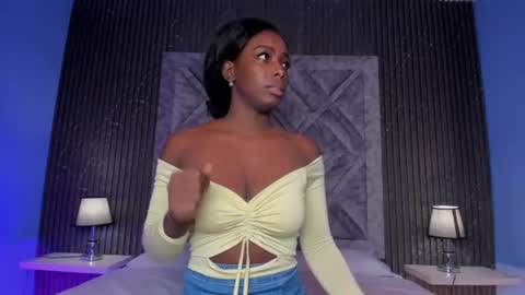 oshun_444 online show from July 28, 11:39 am