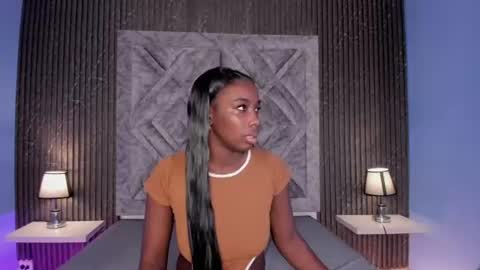 oshun_444 online show from July 18, 12:18 pm