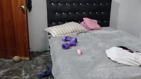Snapshot of osyan_amour chatting on January 3, 2:10 am Amor Xoxo online show from January 3, 2:10 am