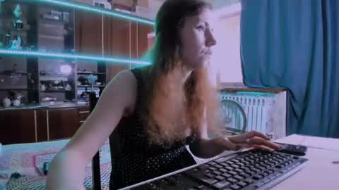 Ella online show from July 6, 10:09 am