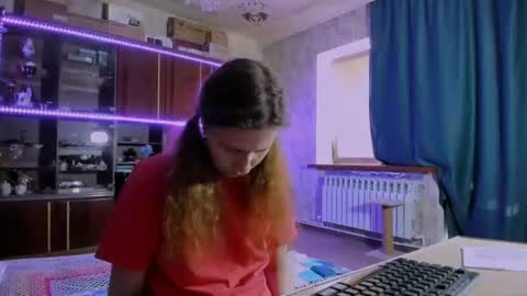 Ella online show from August 1, 12:18 pm