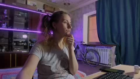 Ella online show from June 7, 8:32 am