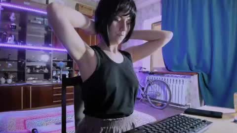 Ella online show from July 1, 6:13 am