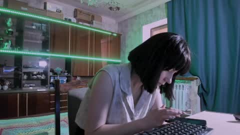Ella online show from June 6, 7:47 am