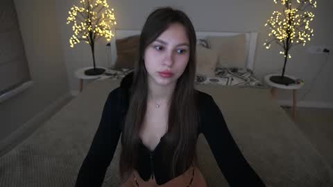 Paige online show from September 15, 6:00 am