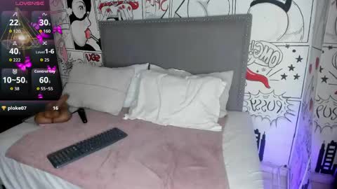 PaIIgePeach online show from April 29, 2:09 pm