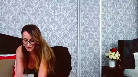 Pam online show from October 15, 8:00 pm