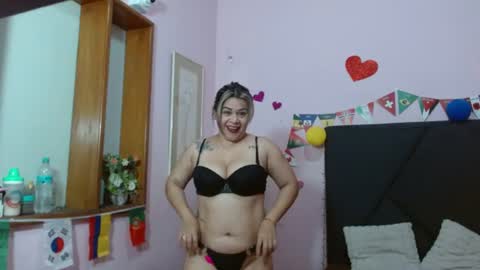 pamela_echeverria online show from July 8, 11:23 am