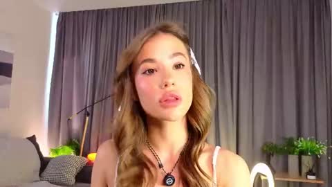 Molly online show from July 1, 1:27 am