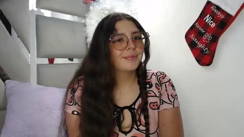 Snapshot of paola_lyon chatting on January 11, 7:27 pm Paola Lyon online show from January 11, 7:27 pm