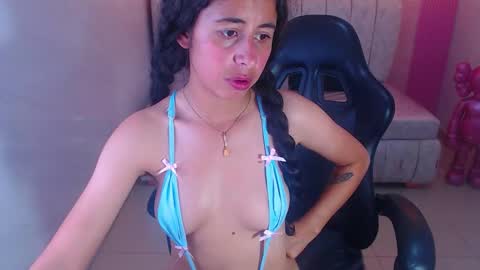 Snapshot of paris_1sub chatting on September 30, 6:35 pm Paris 1sub online show from September 30, 6:35 pm