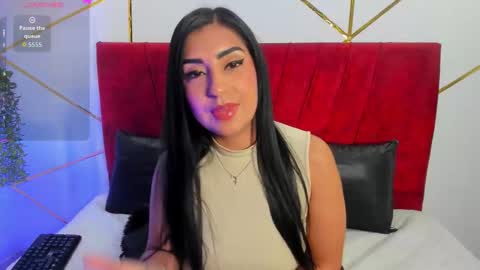 paris_evans_01 online show from December 5, 12:39 pm