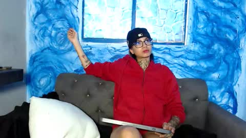 Paris And Vi online show from March 18, 12:54 pm