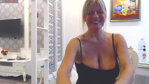 patricia_lions_ online show from September 18, 4:38 pm