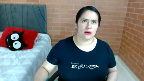 paula__117 online show from June 25, 9:38 pm
