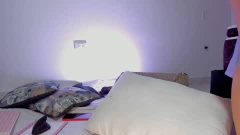 Snapshot of paula_perez07 chatting on February 26, 12:52 am Paula perez - online show from February 26, 12:52 am