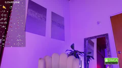 Paula Toro  online show from May 15, 1:03 pm